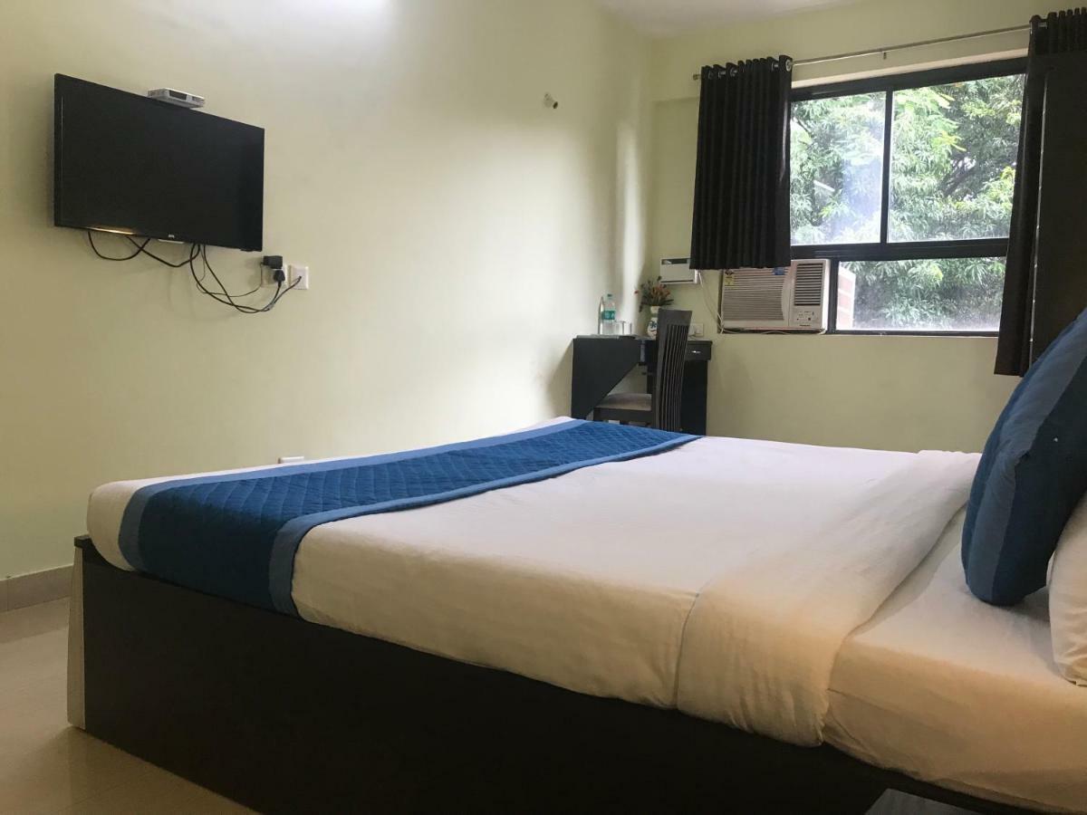 Seasons I & Dorms Guest house 3*